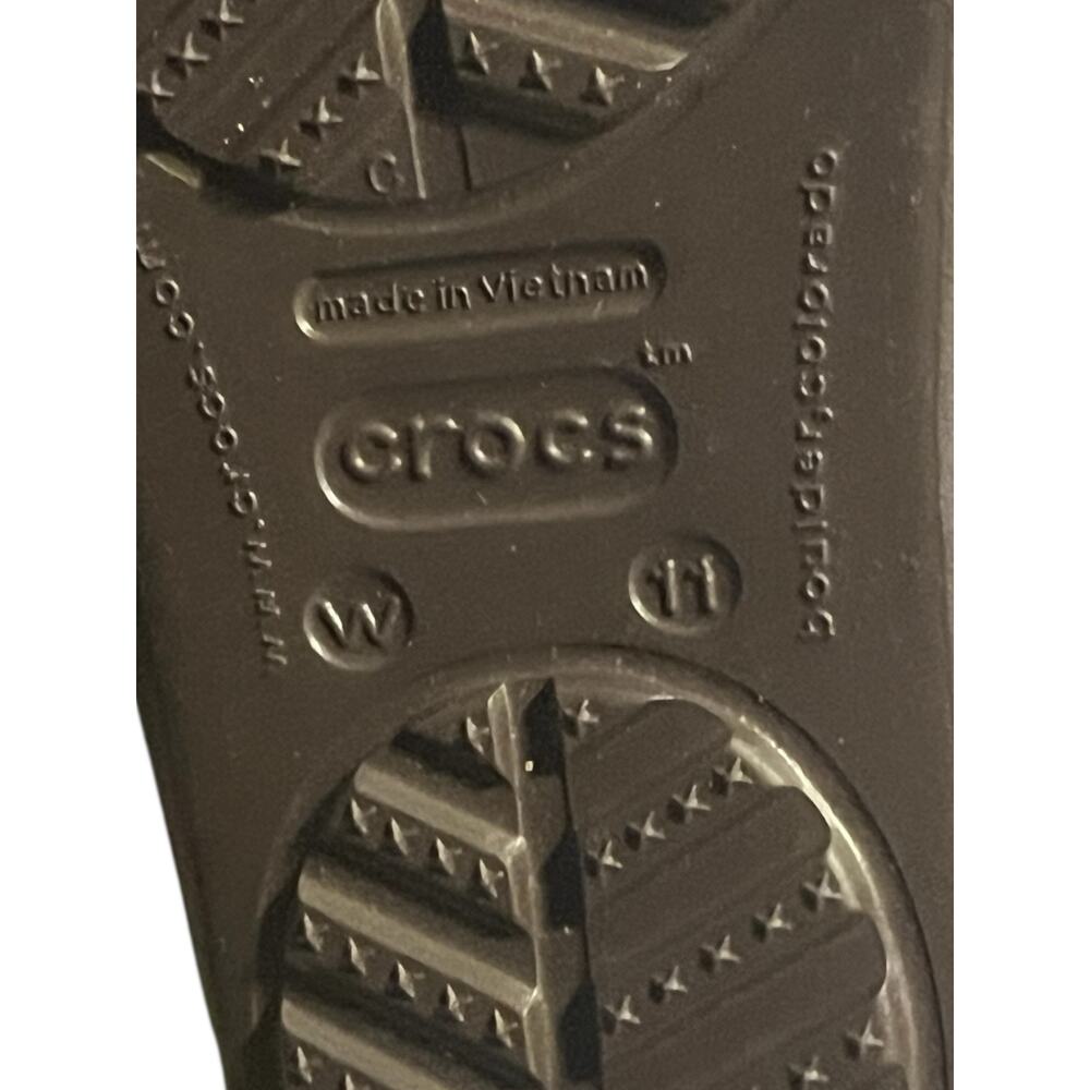NWT Crocs Sanrah Circle with Espresso Walnut Relaxed Fit 11 - Picture 5 of 7